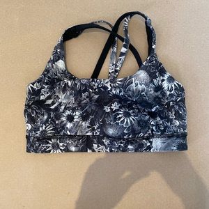 Lululemon sports bra